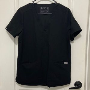 Womens FIGS scrub top with 2 front pockets